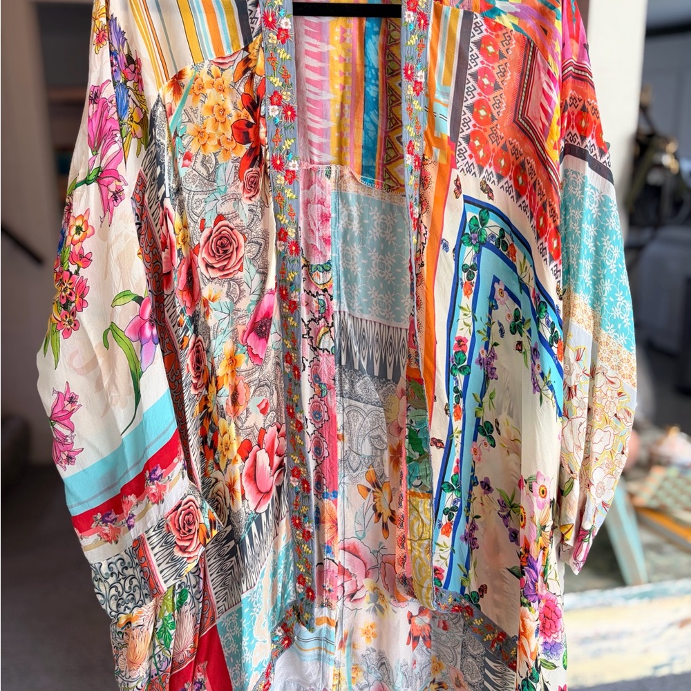 Johnny Was Wrap CoverUp blouse with pockets rayon w/ beautiful embroidered trim